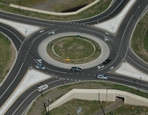 glorieta de dos carriles